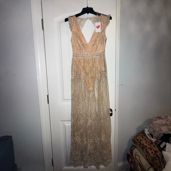 Elegant Gold Evening Gown - Picture 1 of 6